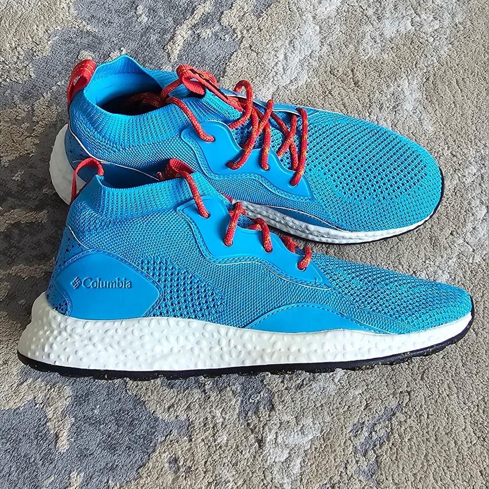 Columbia Men's Blue Sneakers with Red Laces Size 9.5